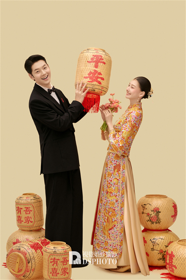<b>< 新中式 > 主题婚纱摄影</b>