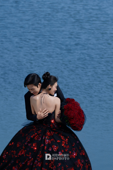 <b>< 城市轻旅 > 主题婚纱摄影</b>