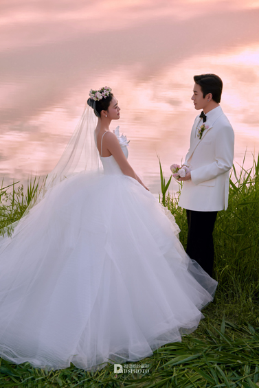 <b>< 草坪森系 > 主题婚纱摄影</b>